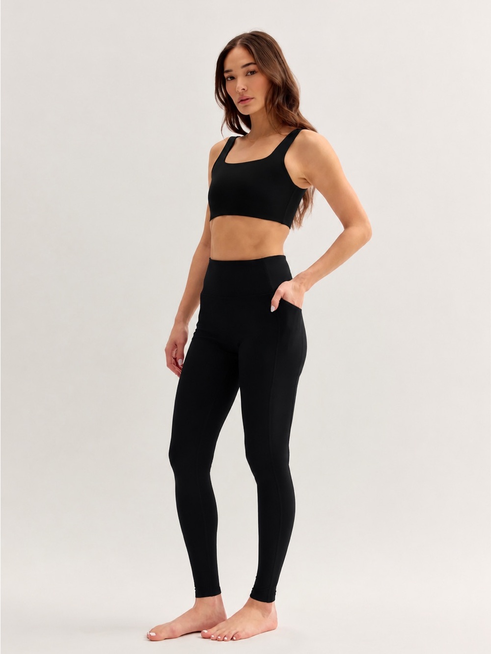 NWT Girlfriend Collective Black Compressive Pocket Legging